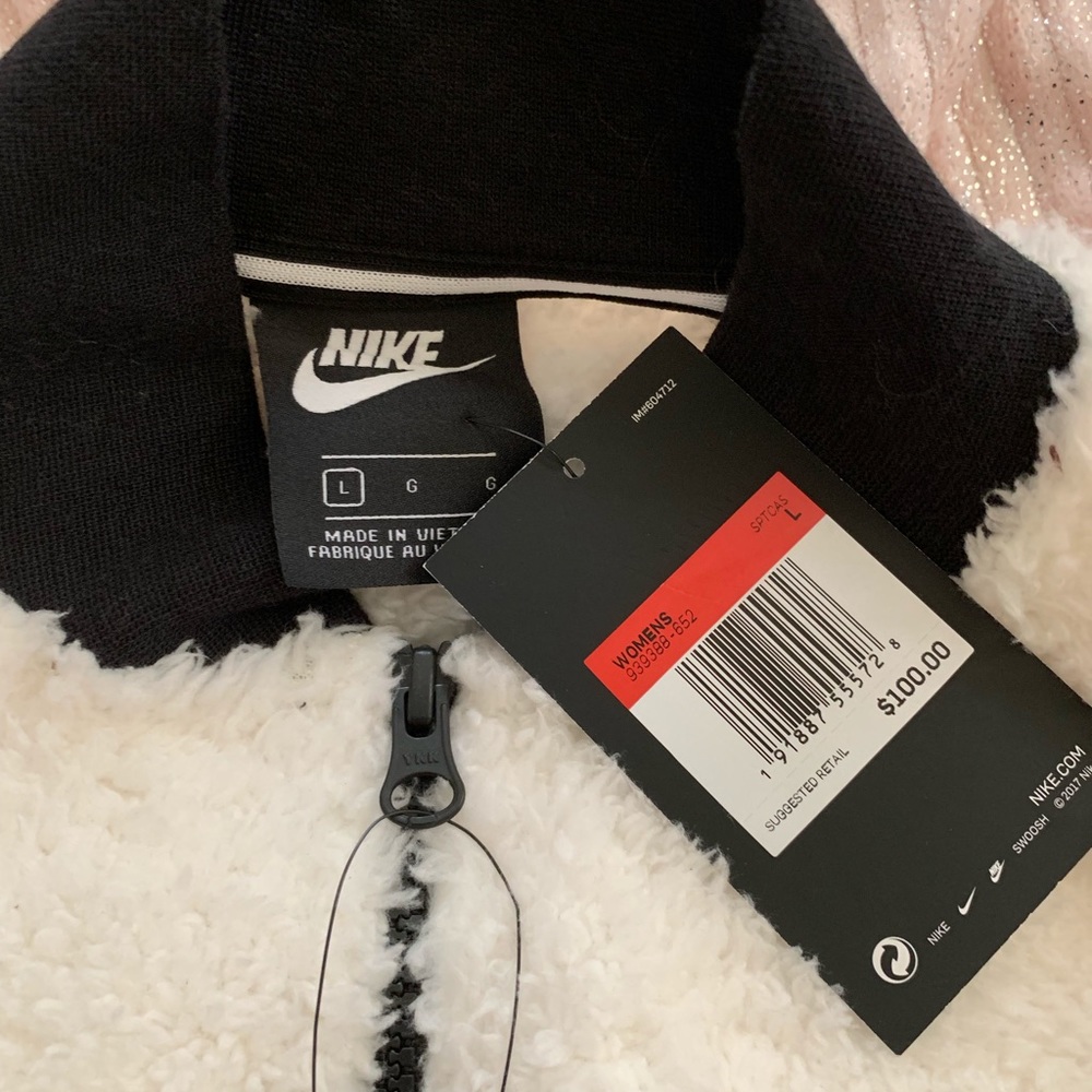Nike jacket - Picture 3 of 3